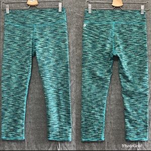 Blue green fabletics capri leggings size small